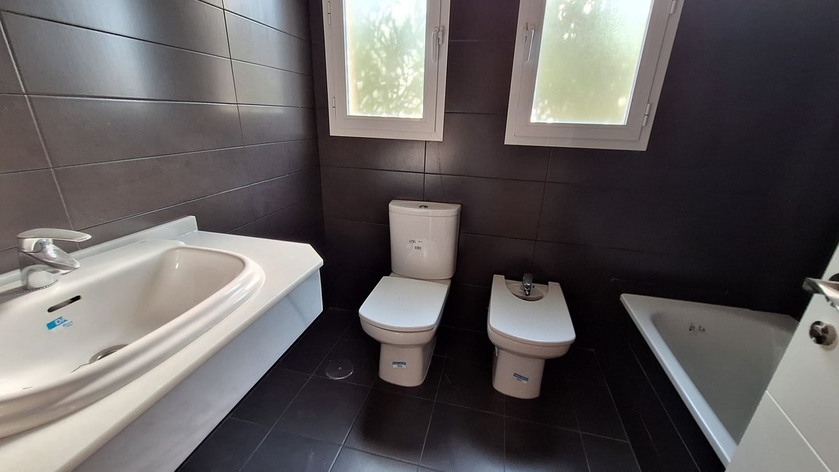 8c067b3286a49279c96a47816e73f033 - 17