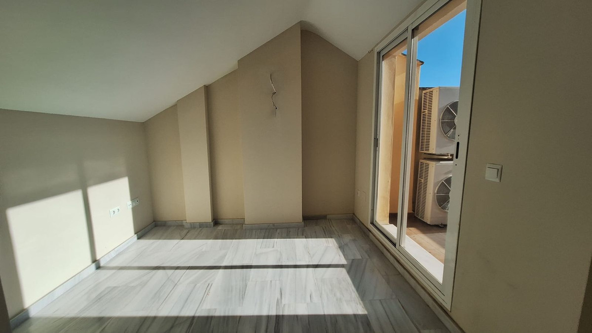 8c067b3286a49279c96a47816e73f033 - 19