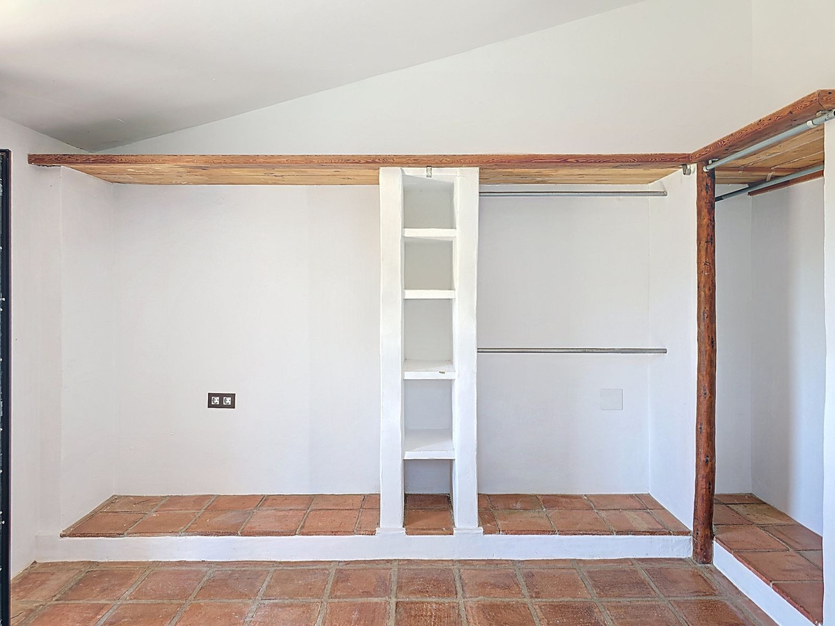 9df2e3e55eb07ae7ca69ec04629be972 - 22