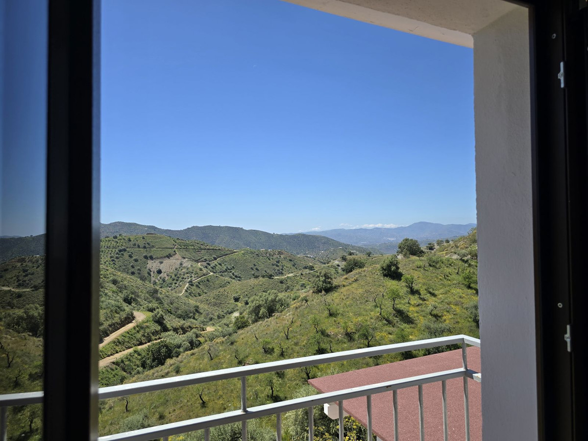 9df2e3e55eb07ae7ca69ec04629be972 - 24