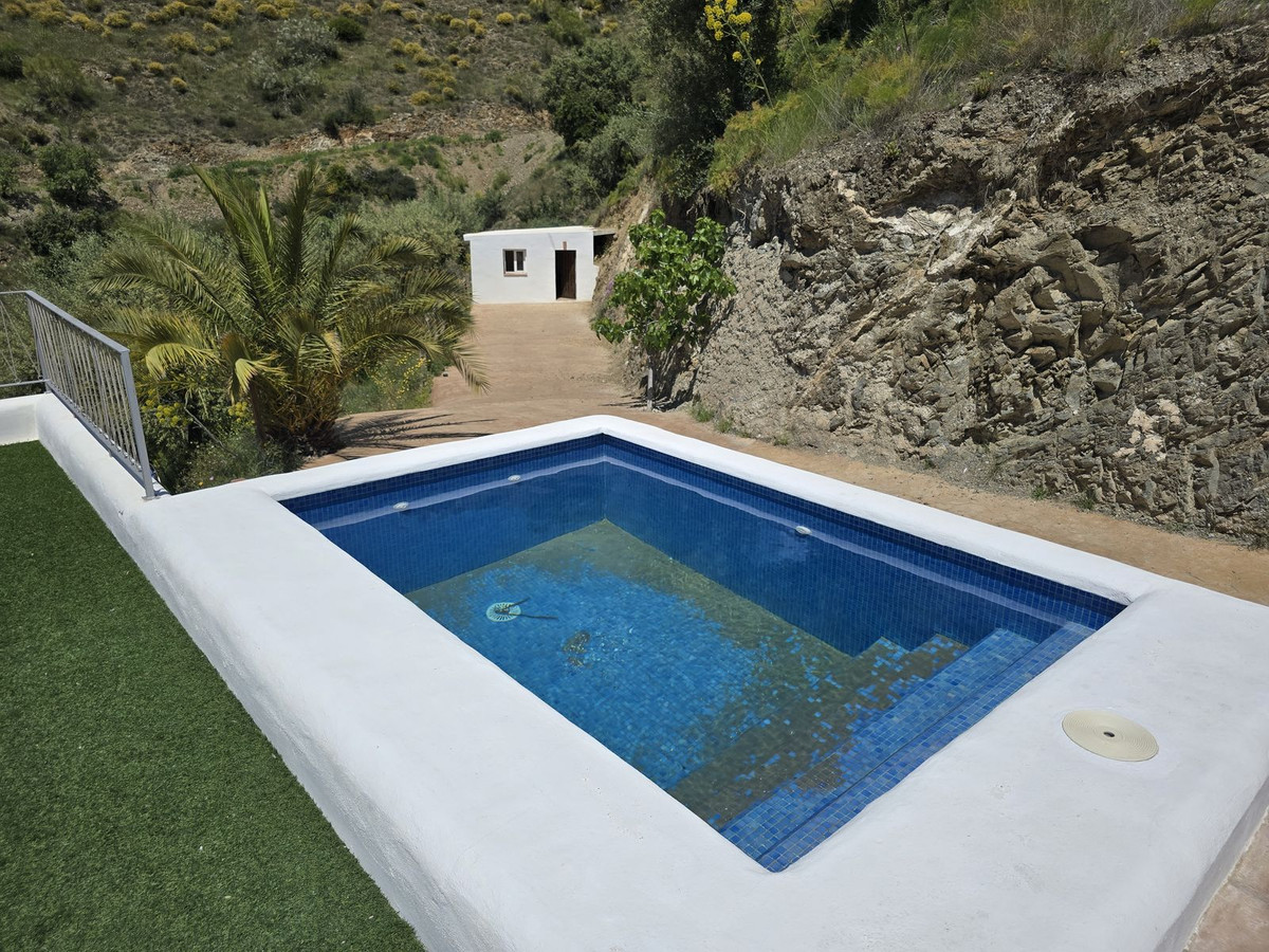 9df2e3e55eb07ae7ca69ec04629be972 - 26