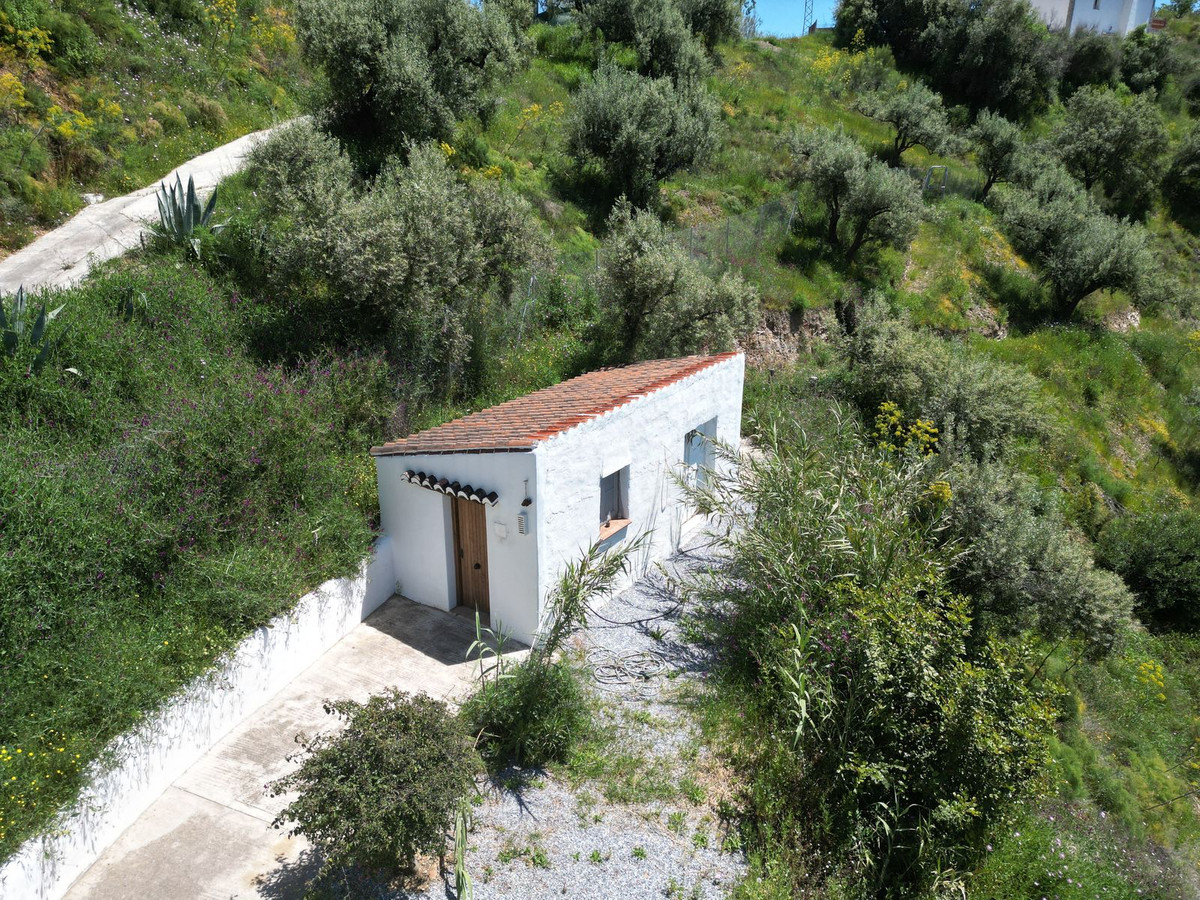 9df2e3e55eb07ae7ca69ec04629be972 - 27