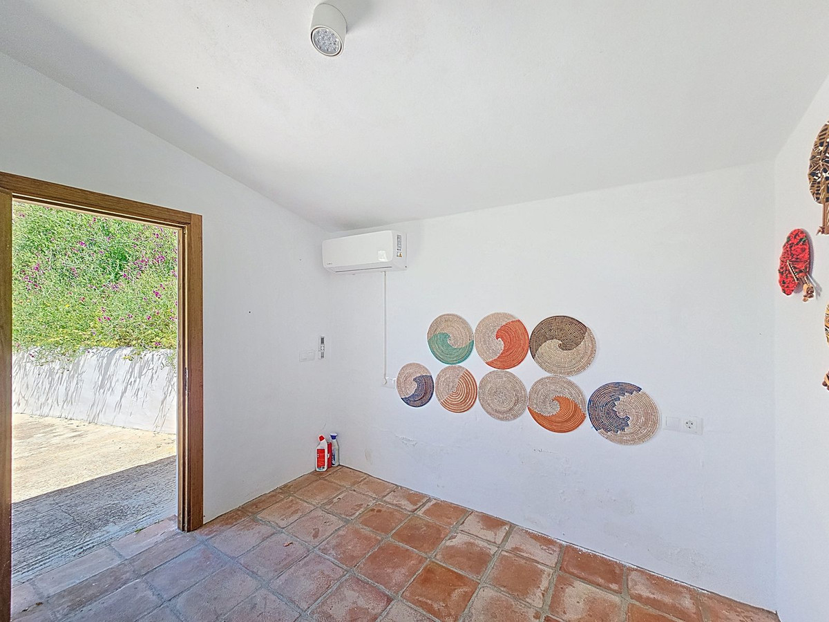 9df2e3e55eb07ae7ca69ec04629be972 - 29