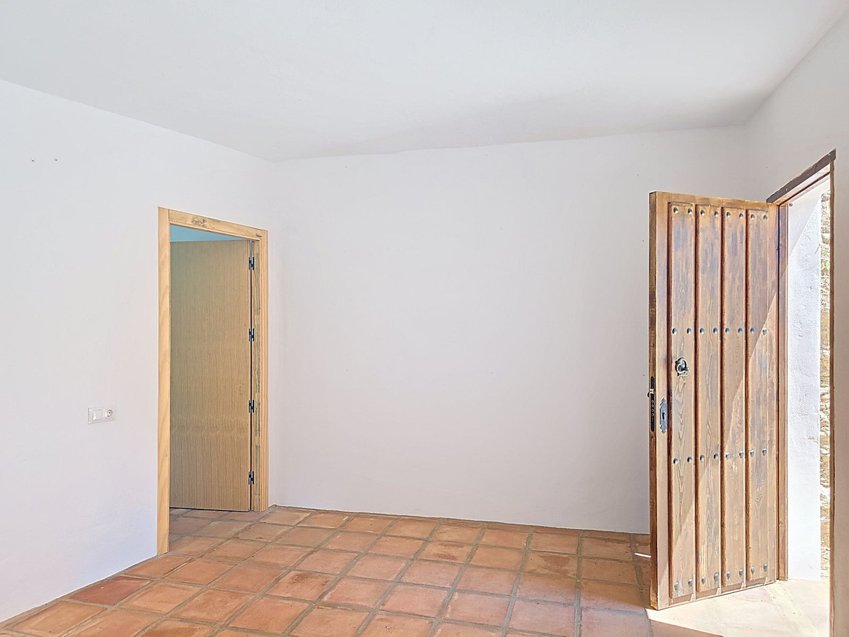 9df2e3e55eb07ae7ca69ec04629be972 - 35