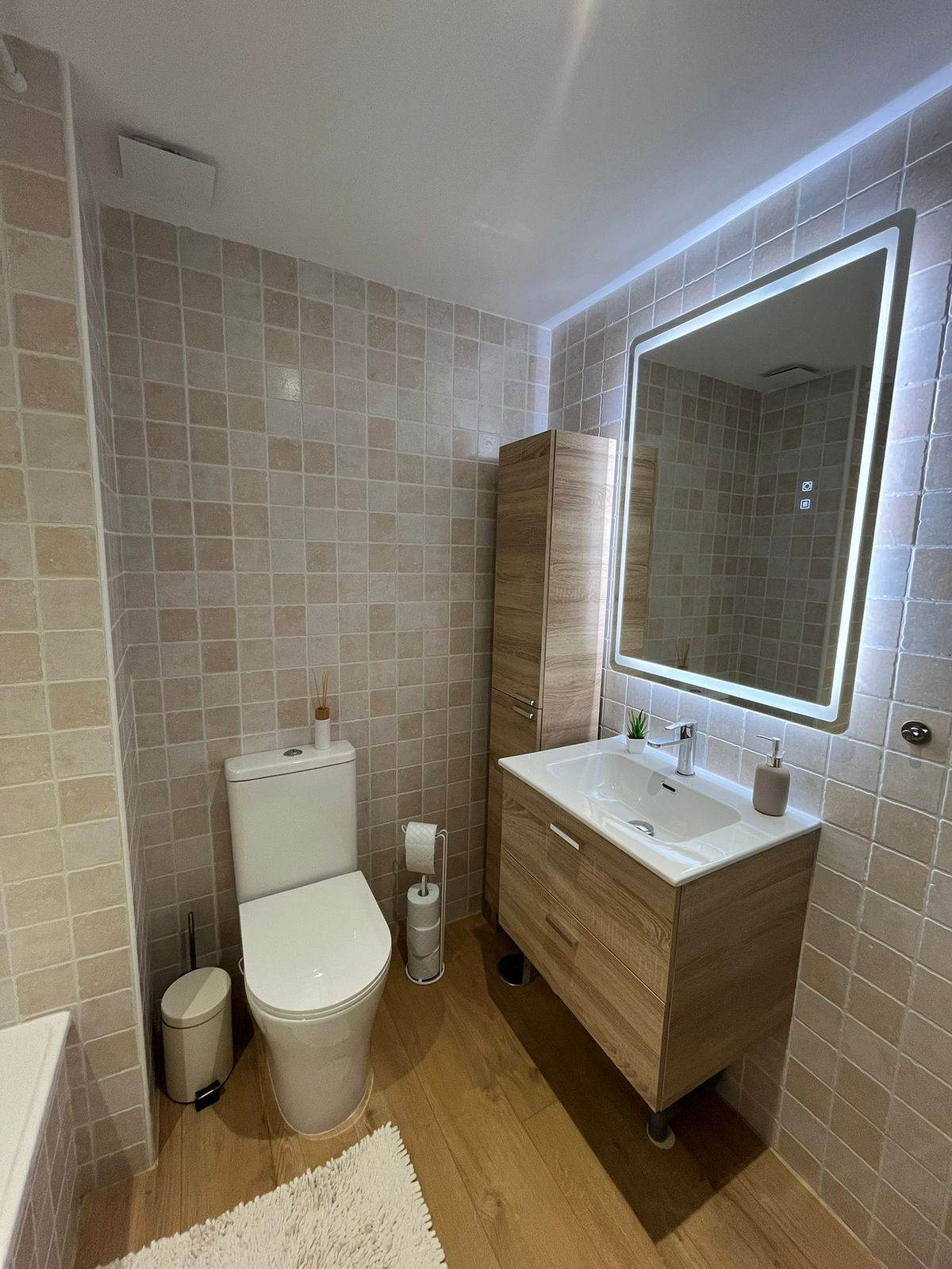 a2a7f11d3d7315857d16866cc85c8e22 - 12