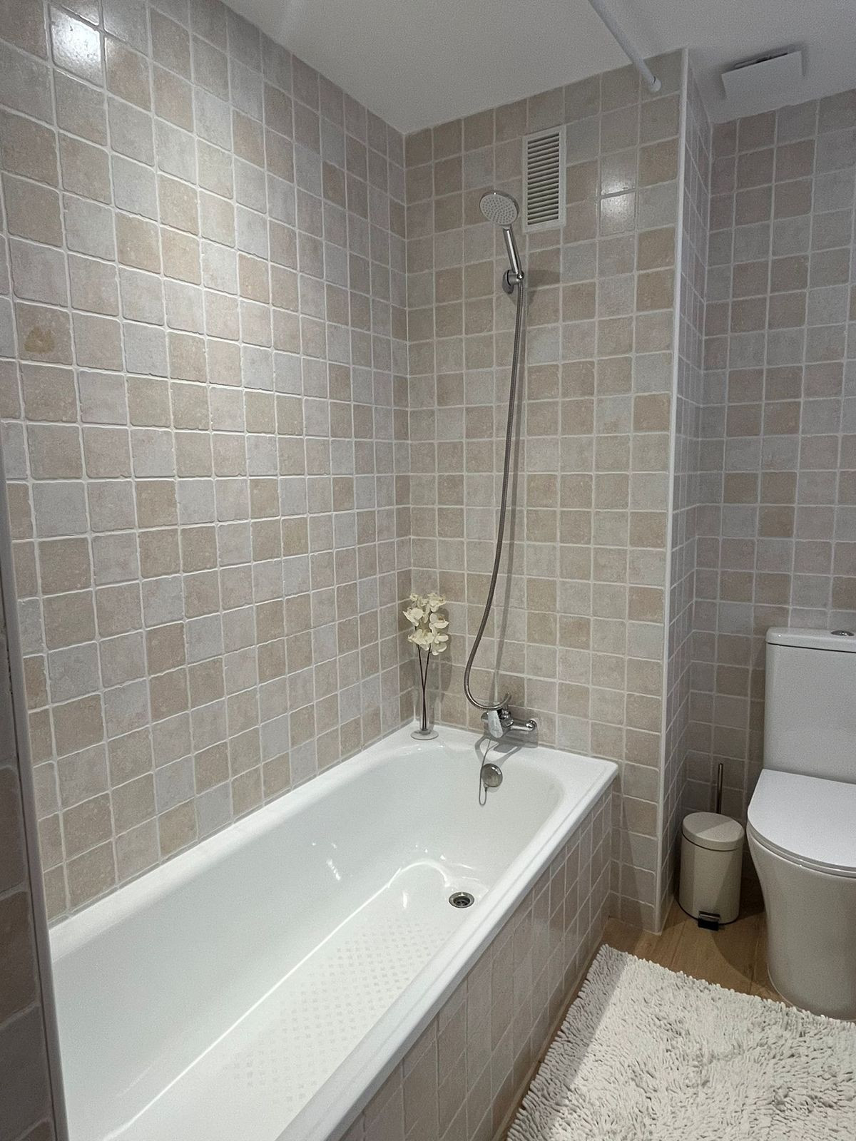 a2a7f11d3d7315857d16866cc85c8e22 - 15