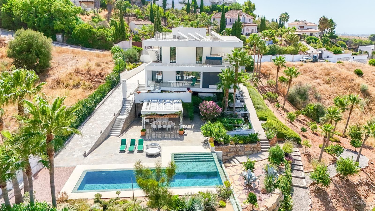 a46d2a5a256c241349fce8fe808cbff3 - 1