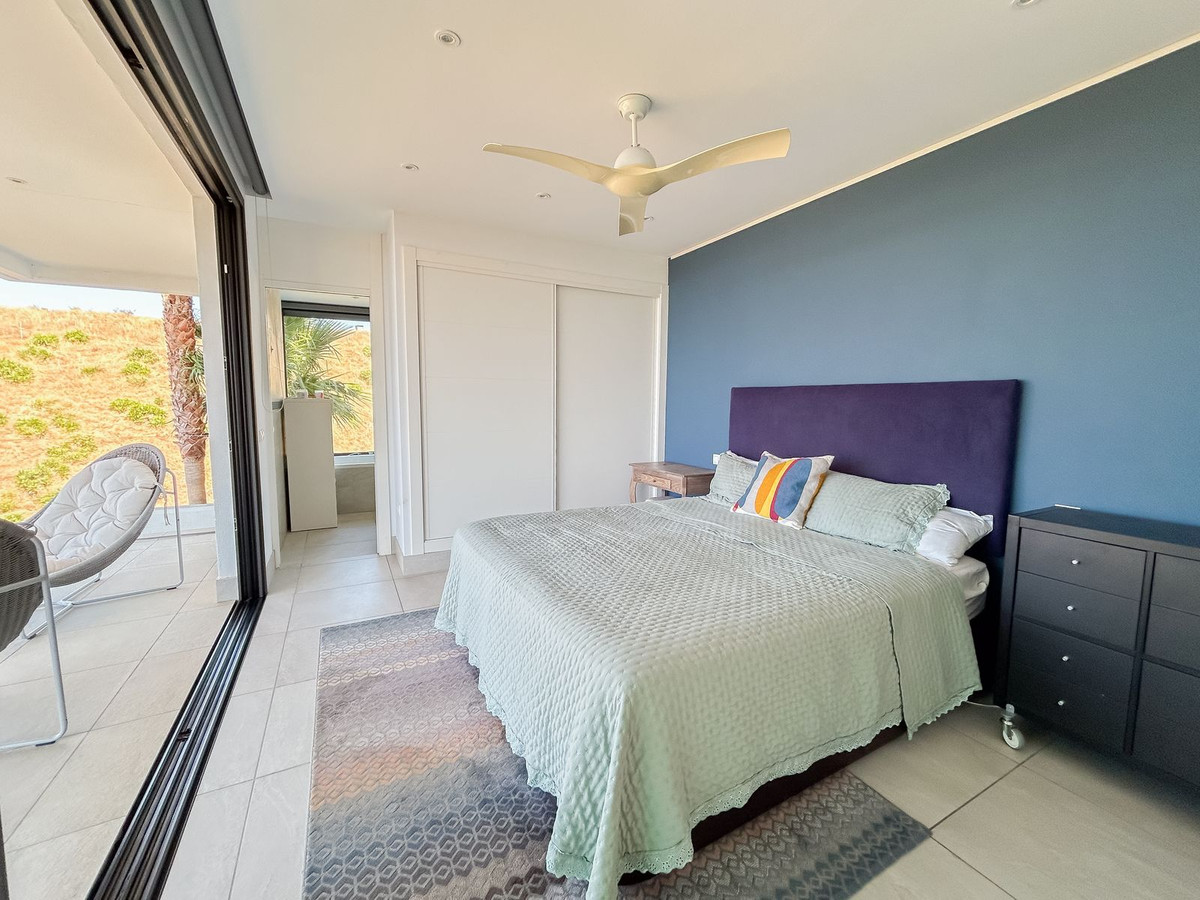 a46d2a5a256c241349fce8fe808cbff3 - 11