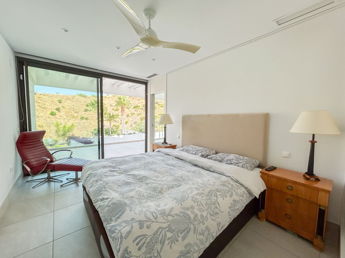 a46d2a5a256c241349fce8fe808cbff3 - 13