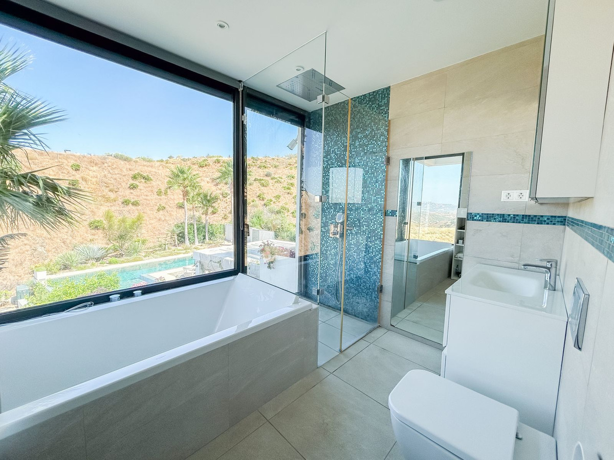 a46d2a5a256c241349fce8fe808cbff3 - 16