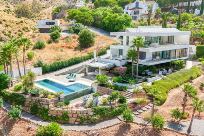 a46d2a5a256c241349fce8fe808cbff3 - 2