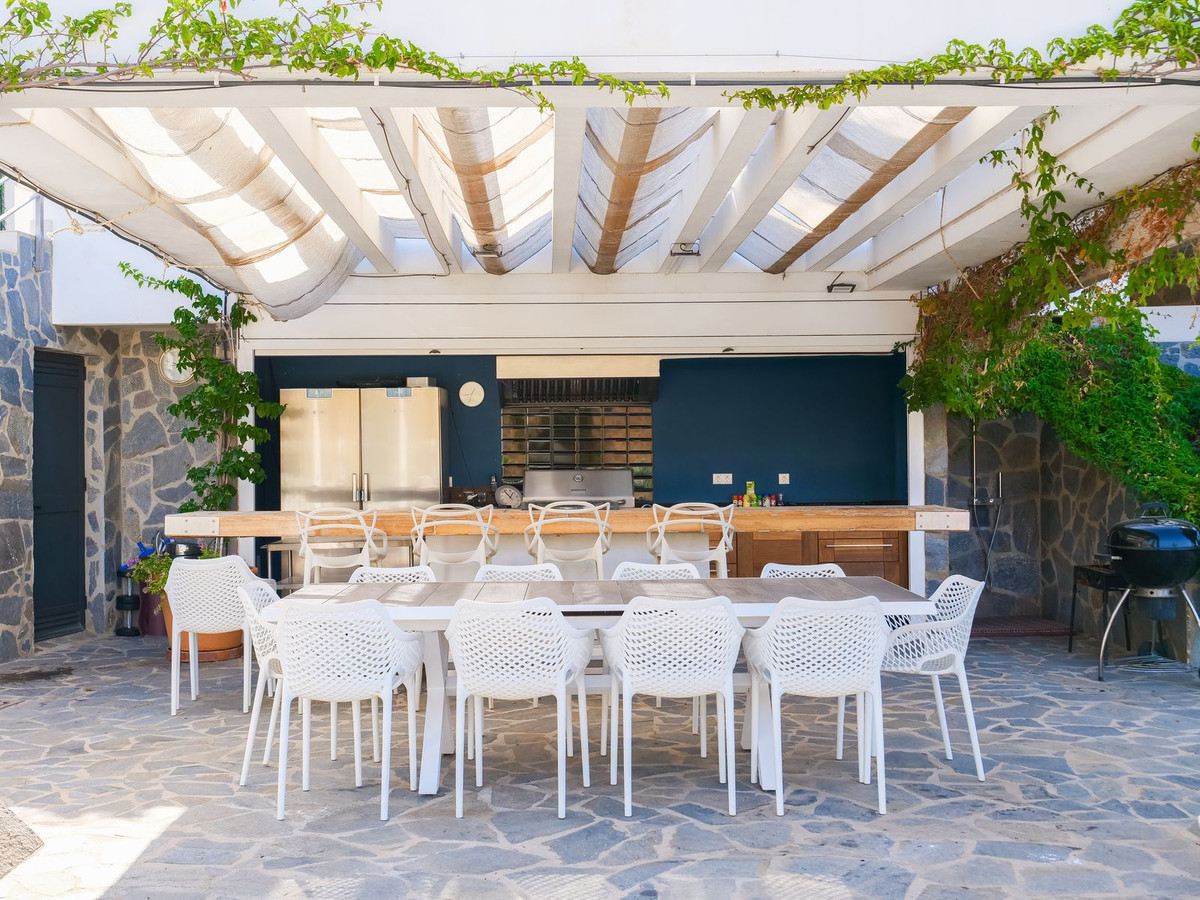 a46d2a5a256c241349fce8fe808cbff3 - 22