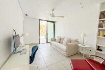 a46d2a5a256c241349fce8fe808cbff3 - 23