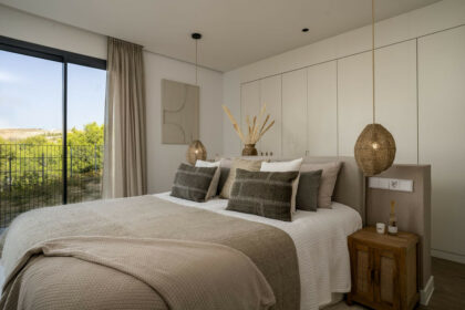 b162e0dc7848ab6cfbe9c6546c8c973a - 18