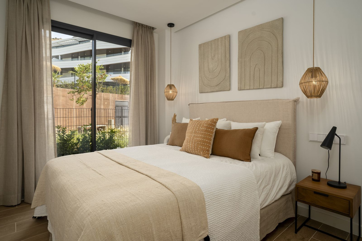 b162e0dc7848ab6cfbe9c6546c8c973a - 24