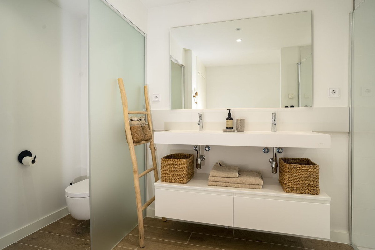 b162e0dc7848ab6cfbe9c6546c8c973a - 26