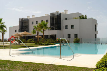 b162e0dc7848ab6cfbe9c6546c8c973a - 32