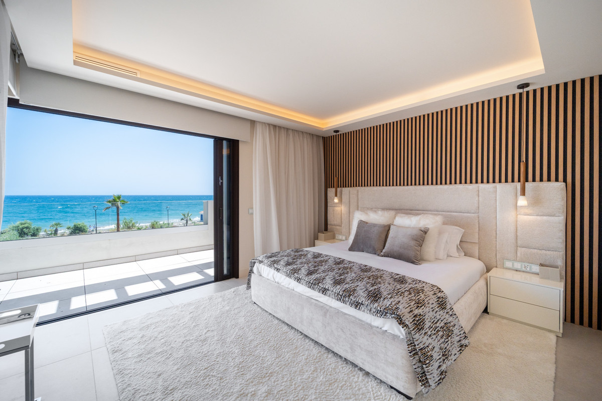 b53600ce2e959febf4d76a3fcddd472c - 14