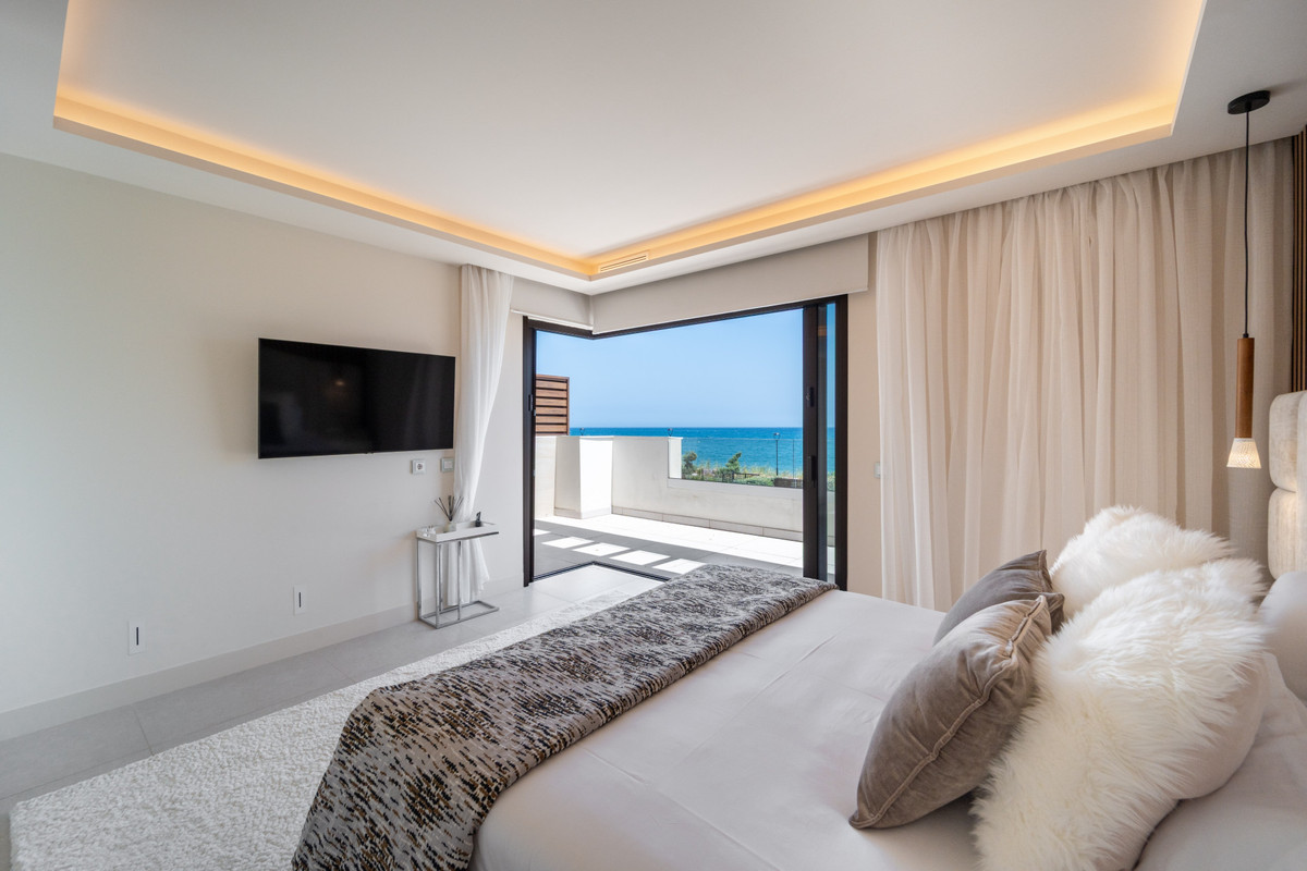 b53600ce2e959febf4d76a3fcddd472c - 15