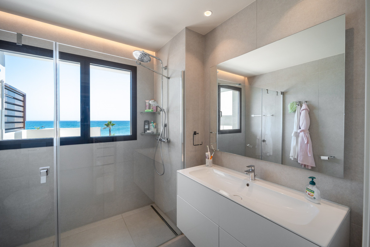 b53600ce2e959febf4d76a3fcddd472c - 16