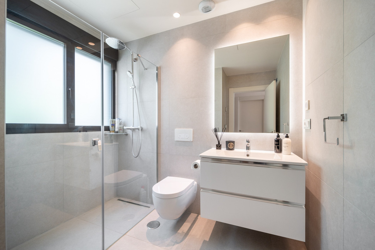 b53600ce2e959febf4d76a3fcddd472c - 19