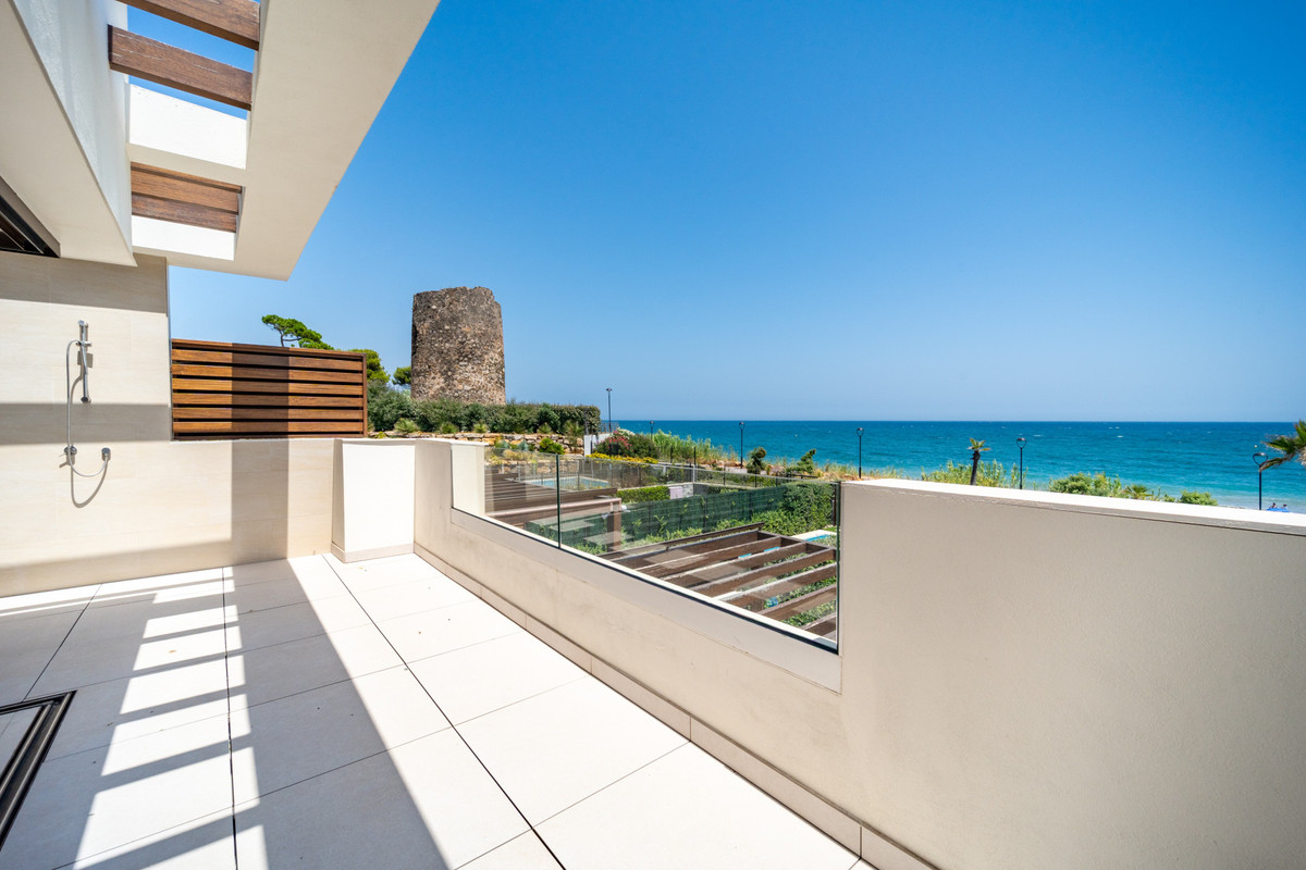 b53600ce2e959febf4d76a3fcddd472c - 25