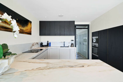 b7511ffc707fc6631026e5c1f7f999b4 - 24