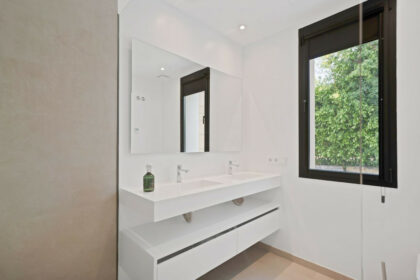 b7511ffc707fc6631026e5c1f7f999b4 - 53