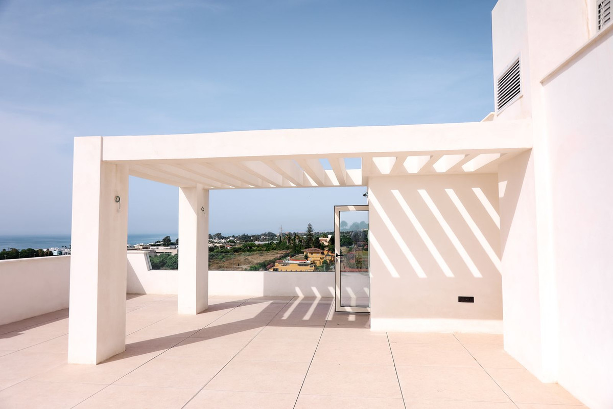 b80433f66b611405fd8286a0be86a1a1 - 1