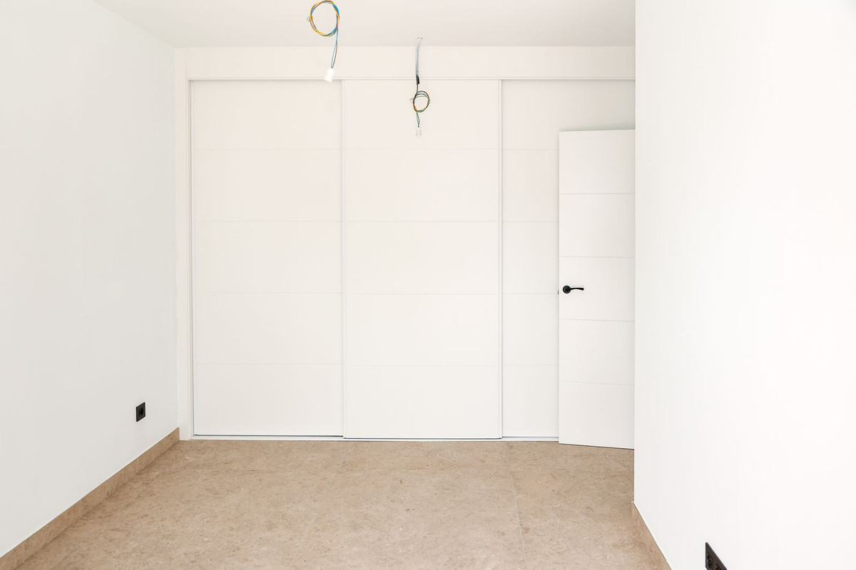 b80433f66b611405fd8286a0be86a1a1 - 12