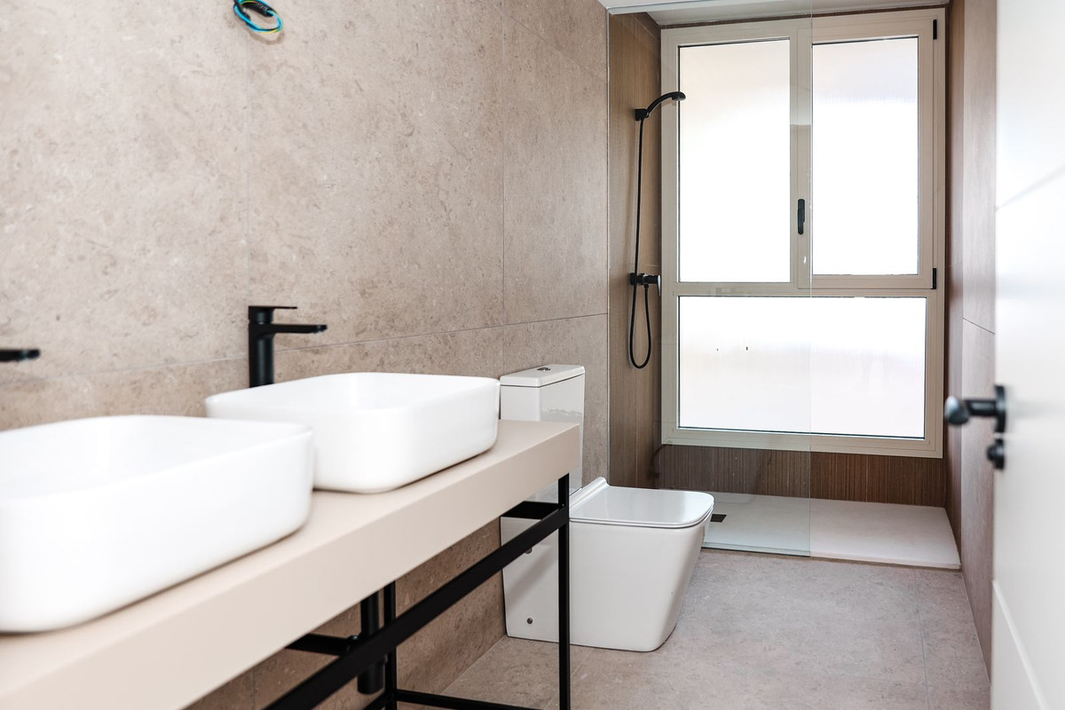 b80433f66b611405fd8286a0be86a1a1 - 16