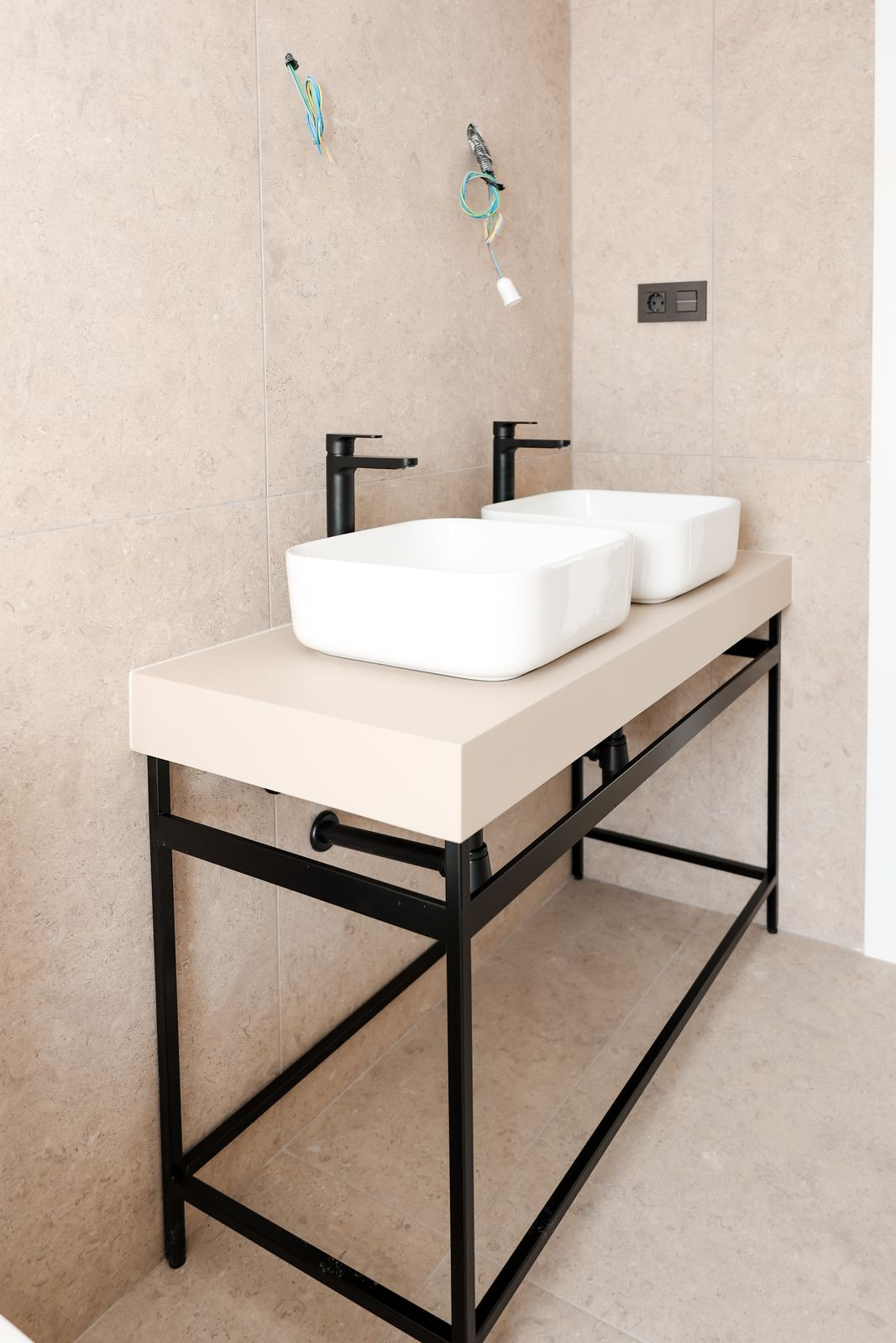 b80433f66b611405fd8286a0be86a1a1 - 21