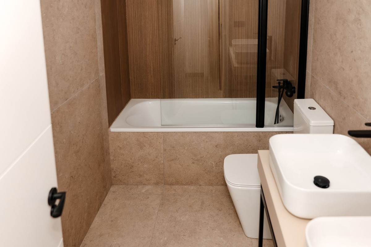 b80433f66b611405fd8286a0be86a1a1 - 22