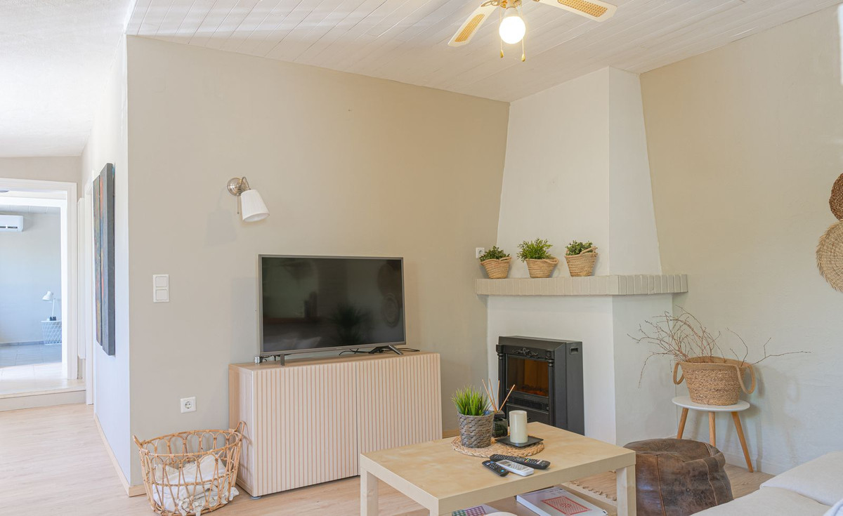 bdab3b83bf9fe14a07a8ce7aeda6d2b4 - 19