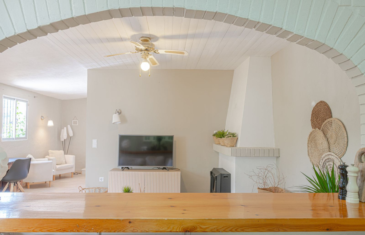 bdab3b83bf9fe14a07a8ce7aeda6d2b4 - 20