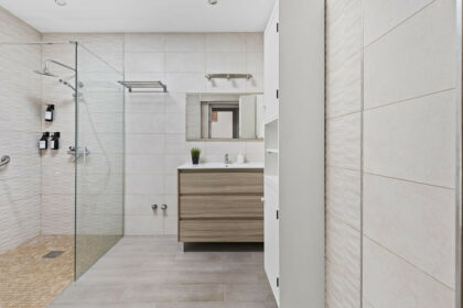 c2eeb85fcda31576bfca26611a770701 - 13