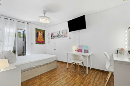 c2eeb85fcda31576bfca26611a770701 - 18