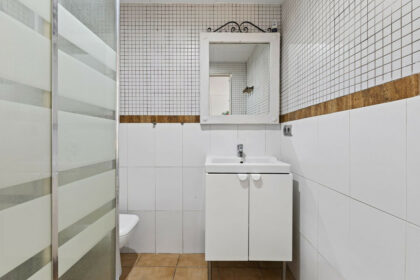 c2eeb85fcda31576bfca26611a770701 - 23