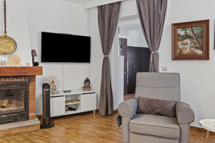 c2eeb85fcda31576bfca26611a770701 - 27