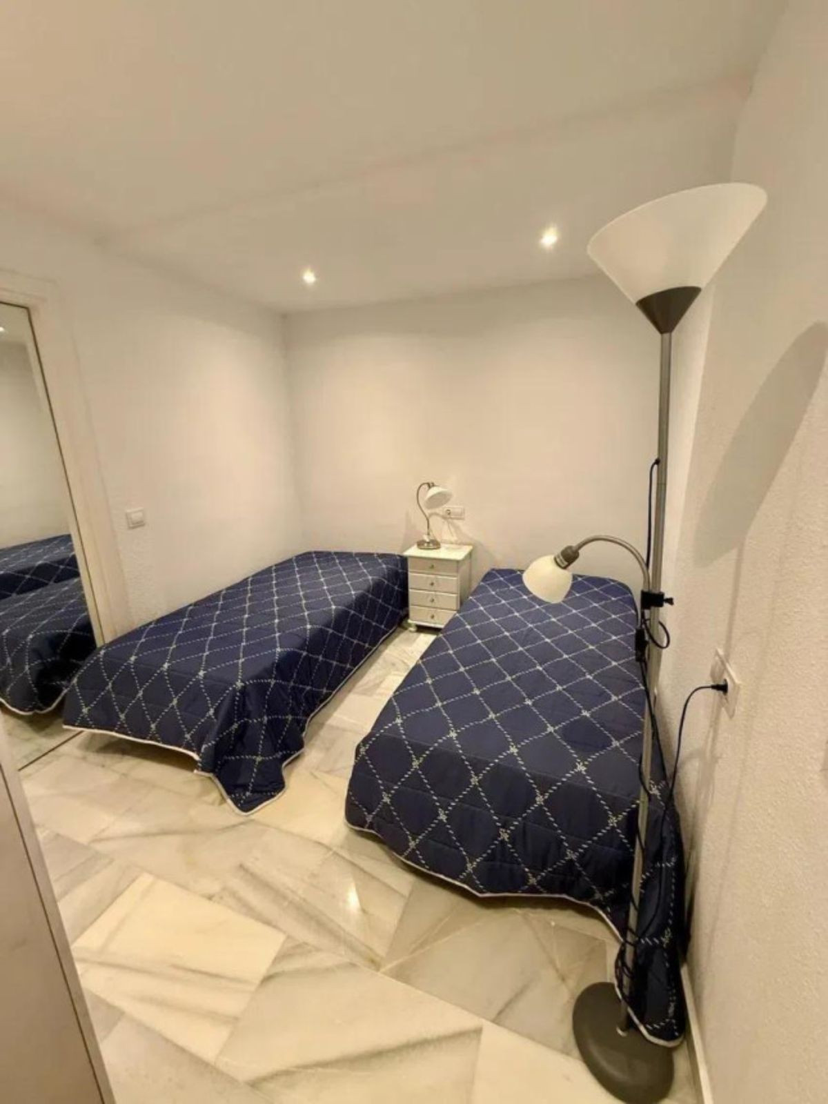 c415da3206367370685019eeee9ffb07 - 10