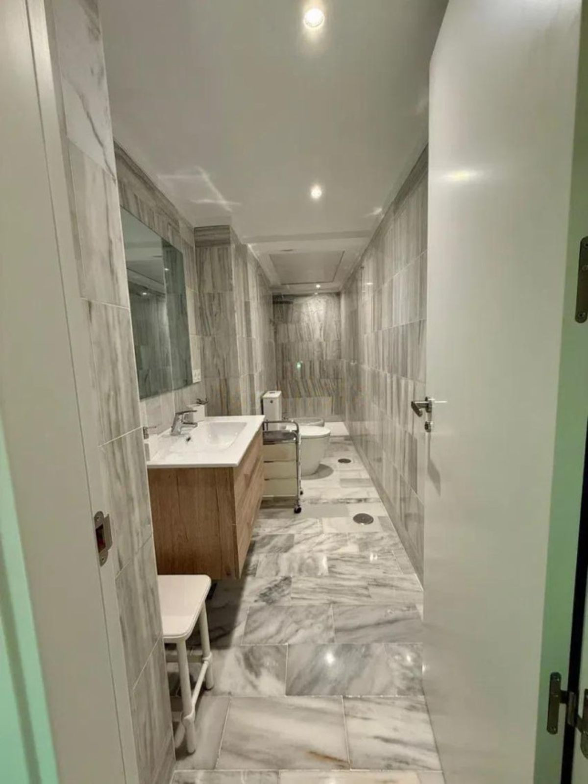 c415da3206367370685019eeee9ffb07 - 11