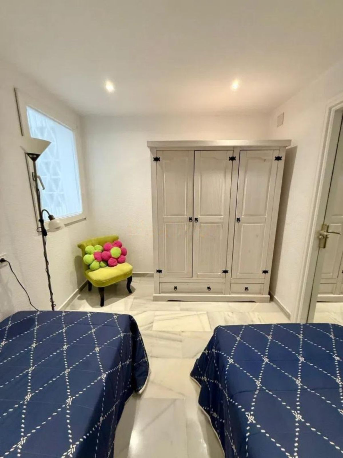 c415da3206367370685019eeee9ffb07 - 13