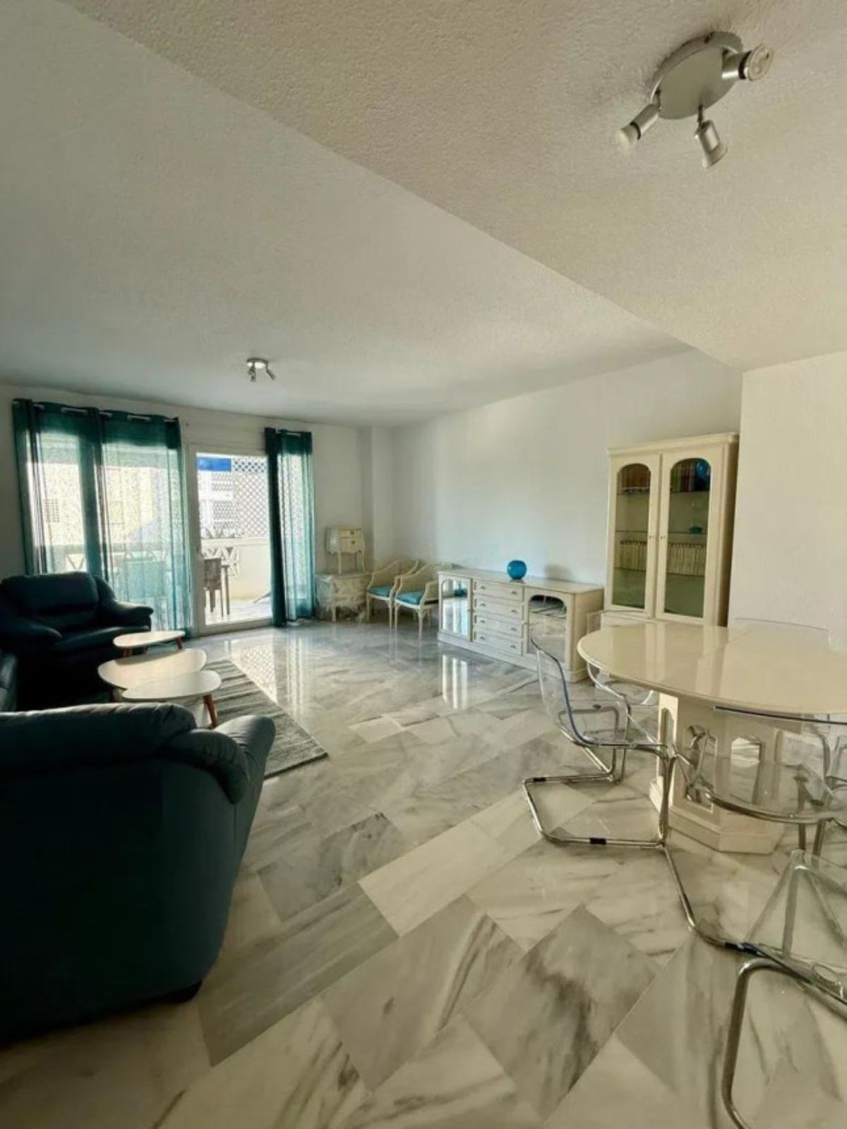 c415da3206367370685019eeee9ffb07 - 2