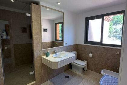 ce324a232877b2e9ac75eef67738325b - 32