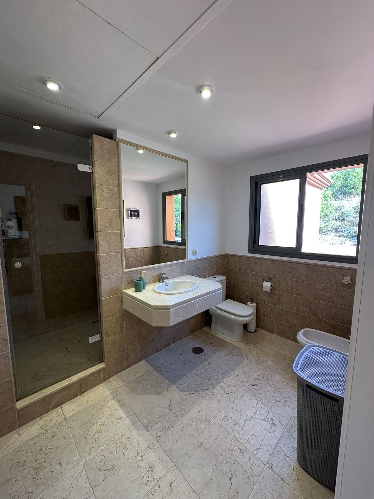 ce324a232877b2e9ac75eef67738325b - 32