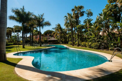 cf2c683934ae74e92c7497e5630415cd - 1