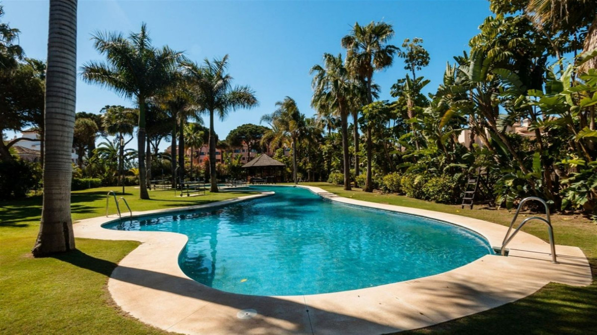 cf2c683934ae74e92c7497e5630415cd - 1