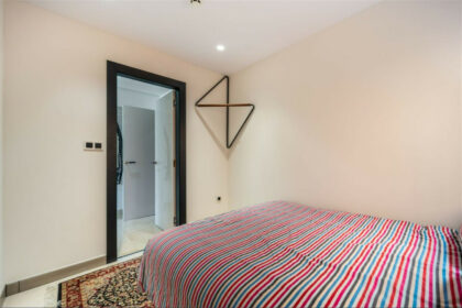 cf2c683934ae74e92c7497e5630415cd - 18