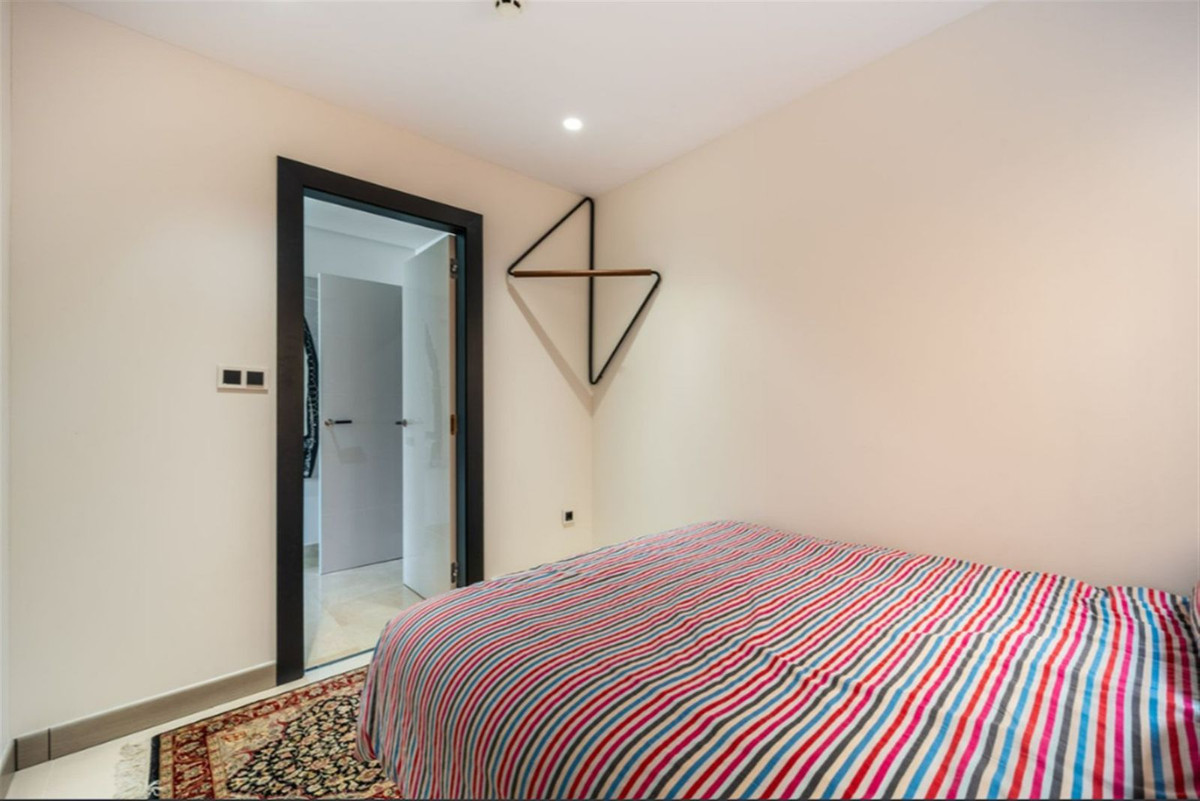 cf2c683934ae74e92c7497e5630415cd - 18