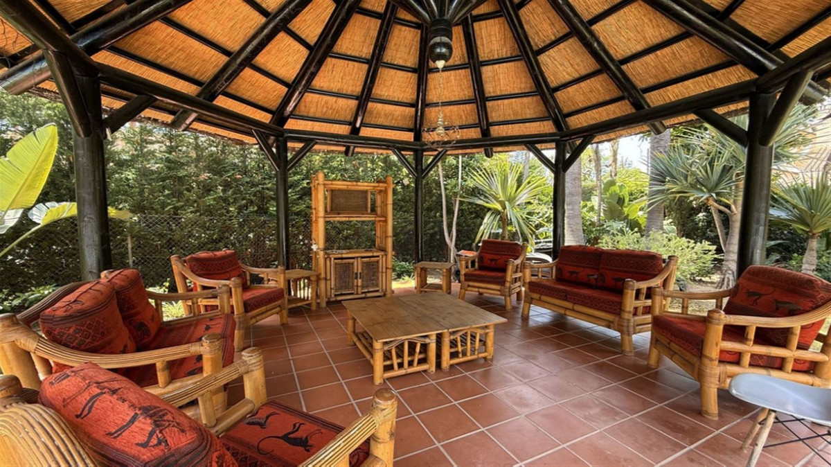 cf2c683934ae74e92c7497e5630415cd - 21